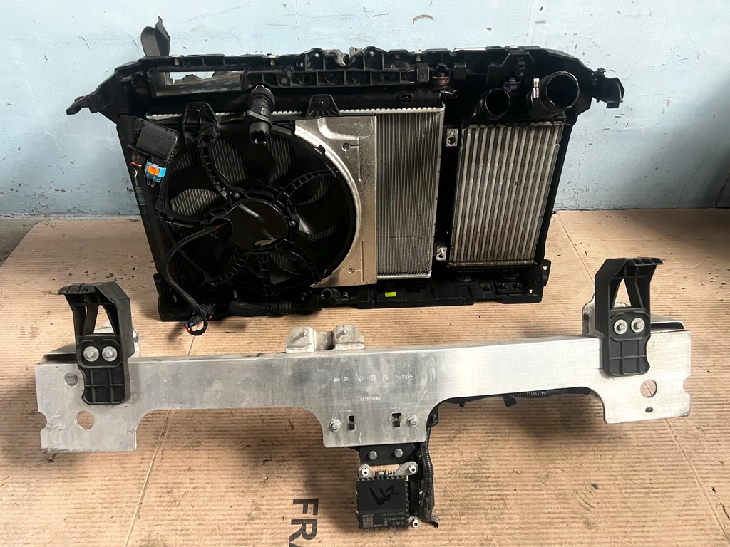 фото №1, Peugeot 2008 ii pas передній kompletny балка радар