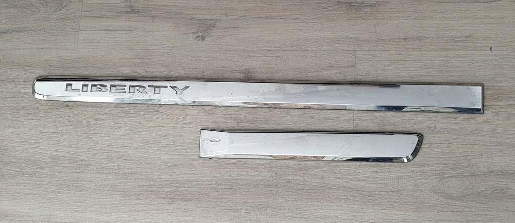 фото №1, 2x молдинг дверь левая хром jeep liberty kj 05-07r