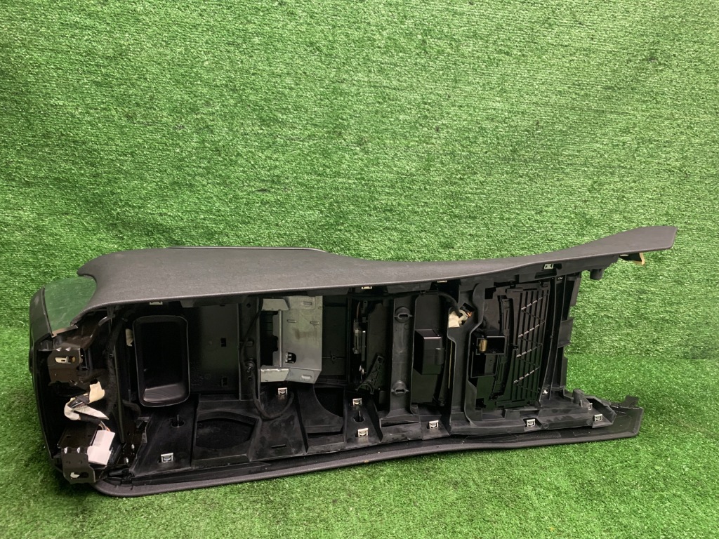 Mercedes w251 подлокотник туннель бардачок средний r-klasa Оригинал