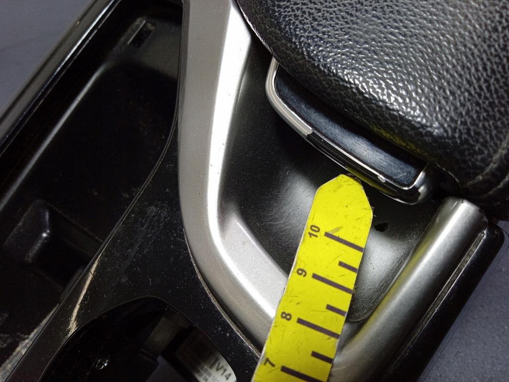 фото №12, Hyundai i40 туннель средний подлокотник