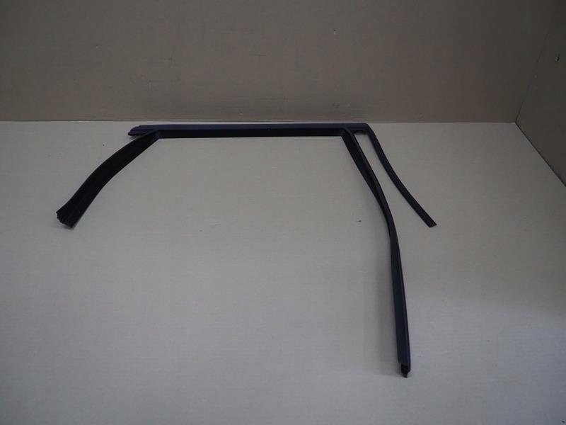 фото №1, Прокладка рамка стекло дверь правый задняя focus mk3