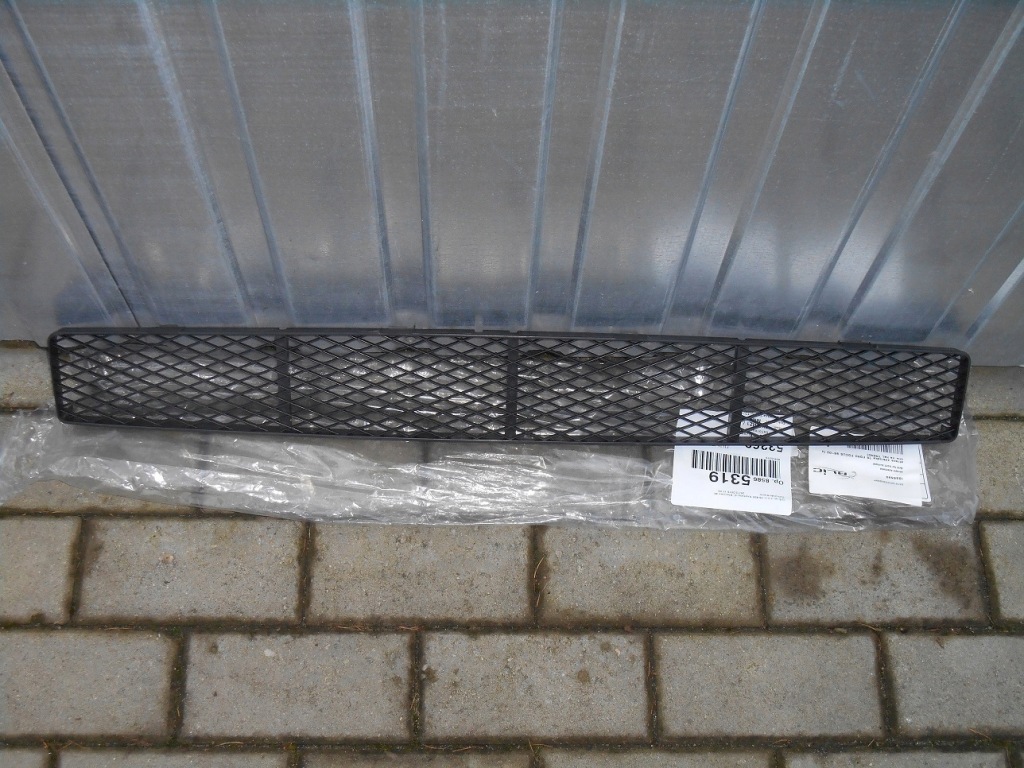 Купити Решітка радіатора бампера ford focus mk1 98'-01'