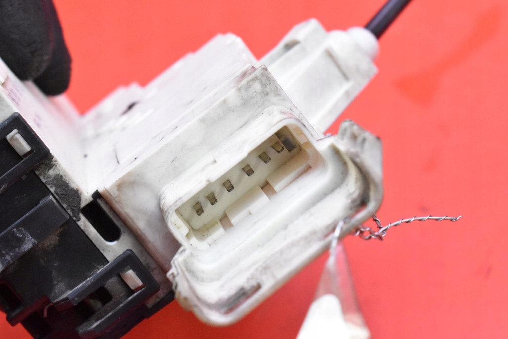 фото №7, Замок засувка задній правого створки 9681336180 citroen jumpy 2 ii 07-16