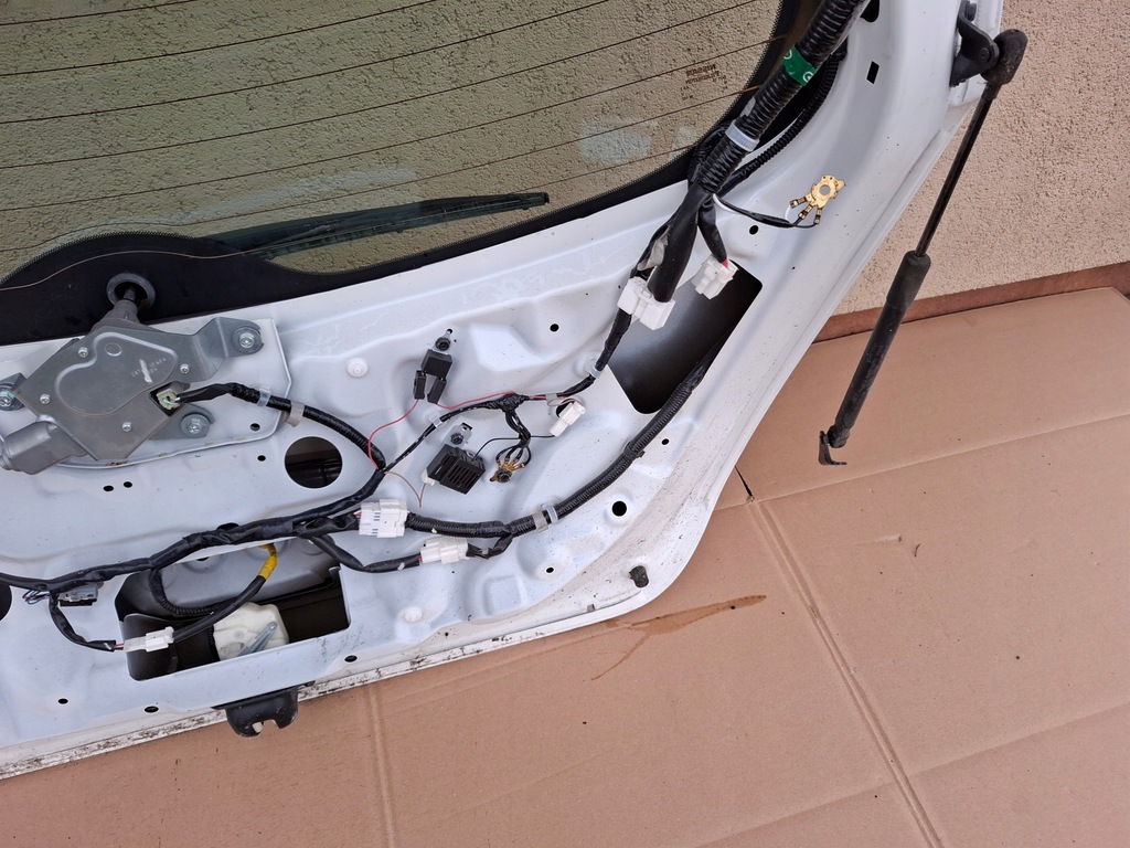 фото №13, Крышка багажника багажника nissan leaf i камера оригинал