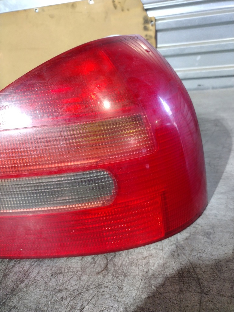 фото №5, Лампа права задня audi a3 8l