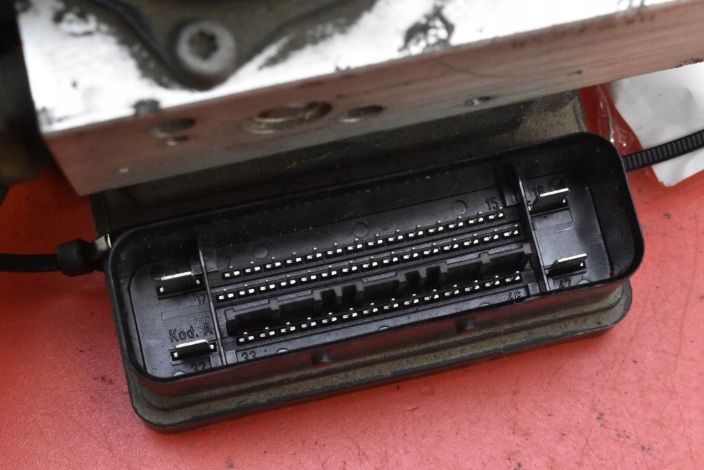 фото №10, Насос abs p08671225 10.0204-0367.4 volvo xc70 1 i 2.4 t 200 km 4x4 00-05