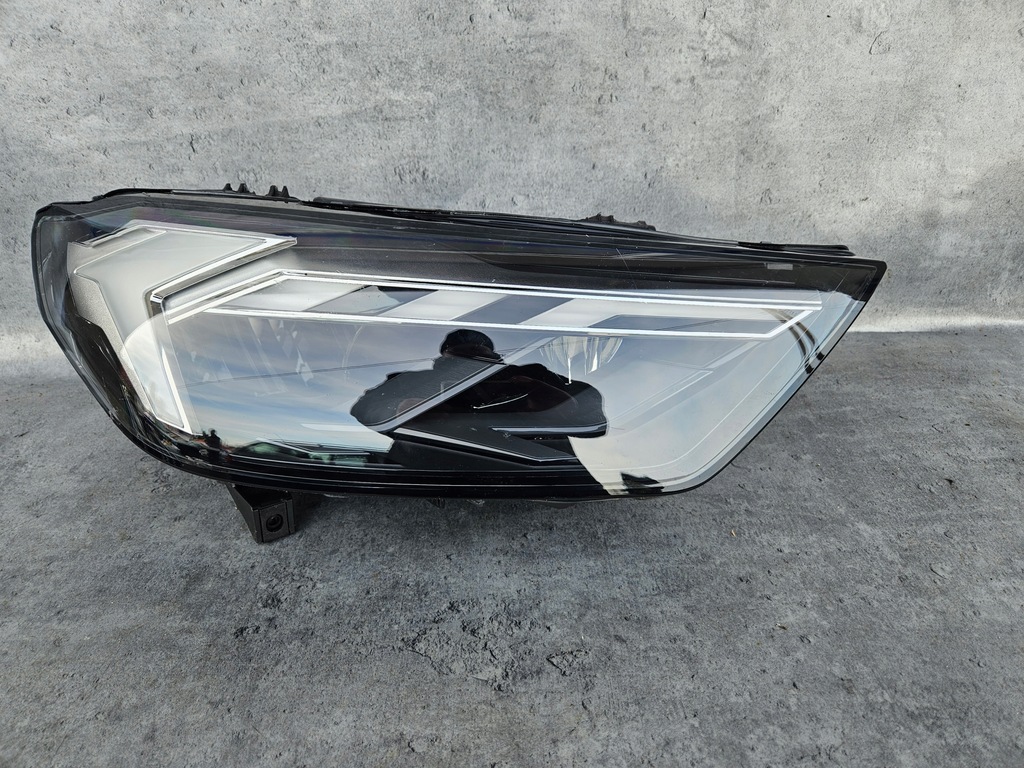 фото №1, Лампа перед права audi a1 s1 full led