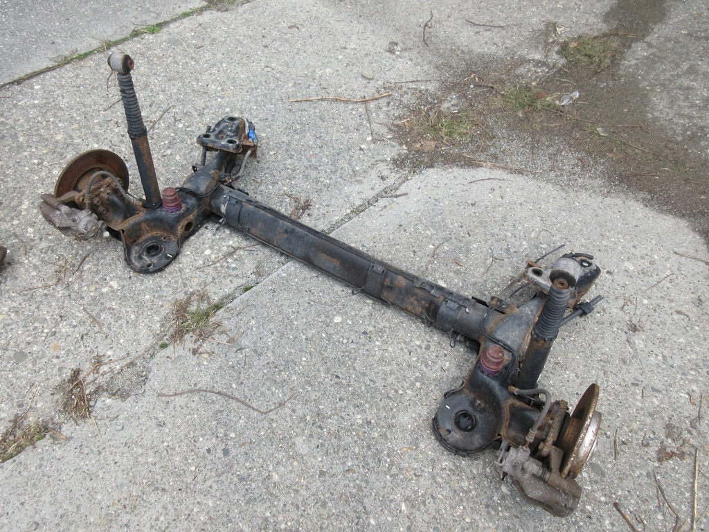 фото №1, Peugeot 208 5d oś задняя балка тормозные диски