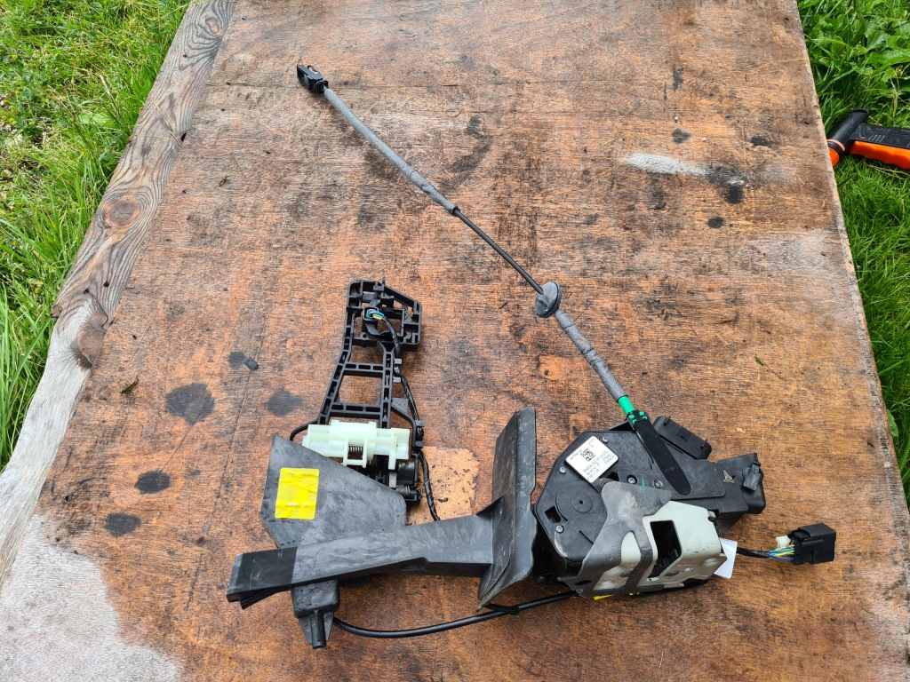 фото №1, Замок дверь правый перед europa ford kuga ii mk2