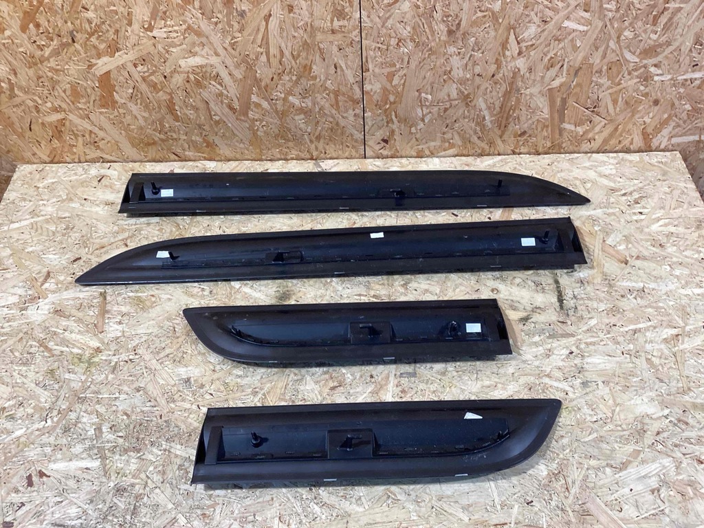 фото №8, Porsche macan молдинг двері 95b898561f 95b898562f 95b898566e 95b898565e