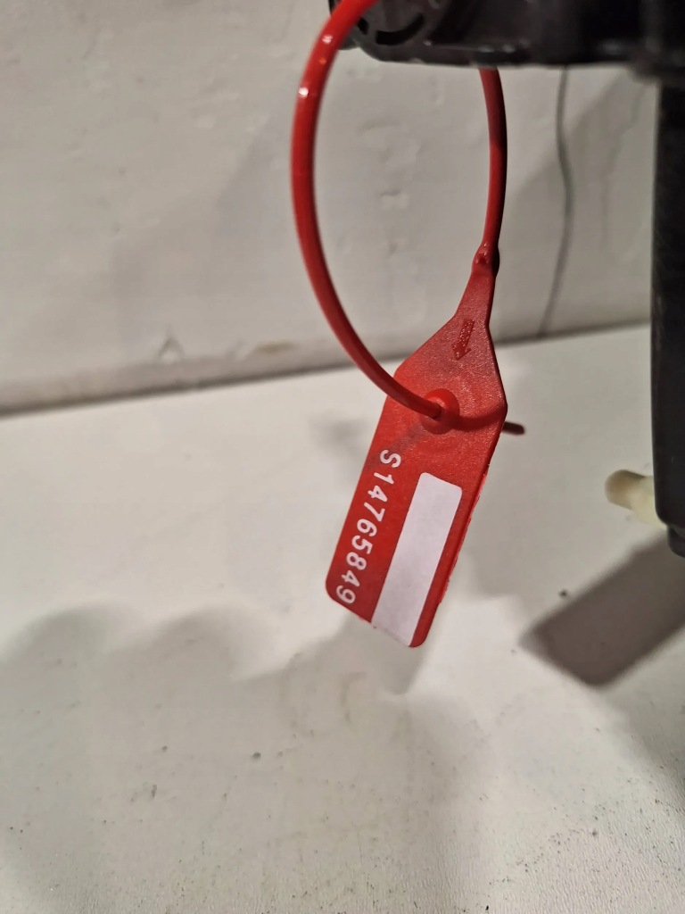 Фара перед правый  новая valeo led 9836161580 citroen c3 3 рестайлинг  20- Киев