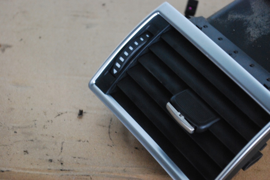 фото №7, Решётка обдув правая audi a8 d3 4e0820902