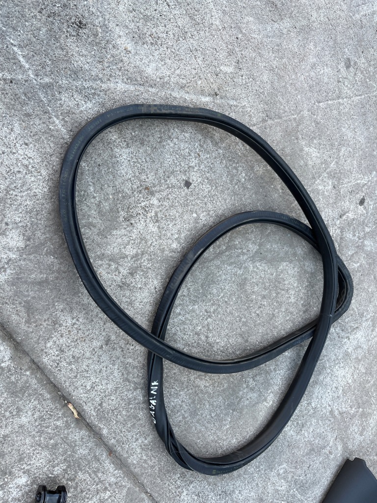 фото №1, Прокладка seat leon iii fr 2,0 tdi 2014 багажника