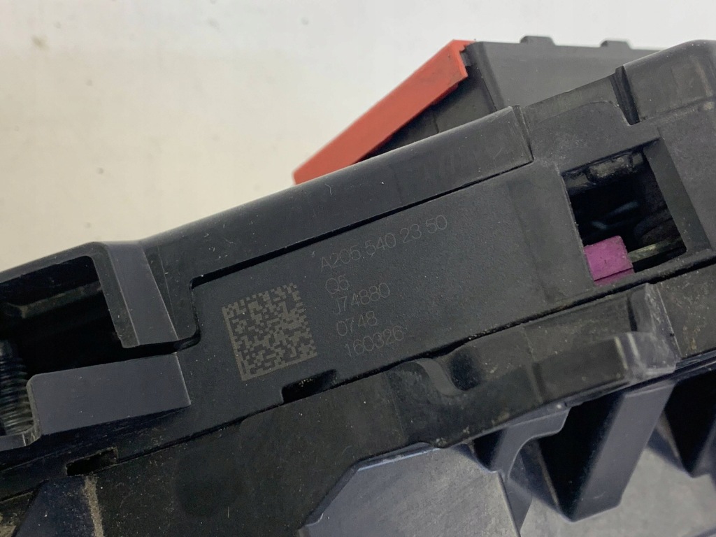 фото №6, Mercedes-benz c w205 коробка предохранителей a2055402350