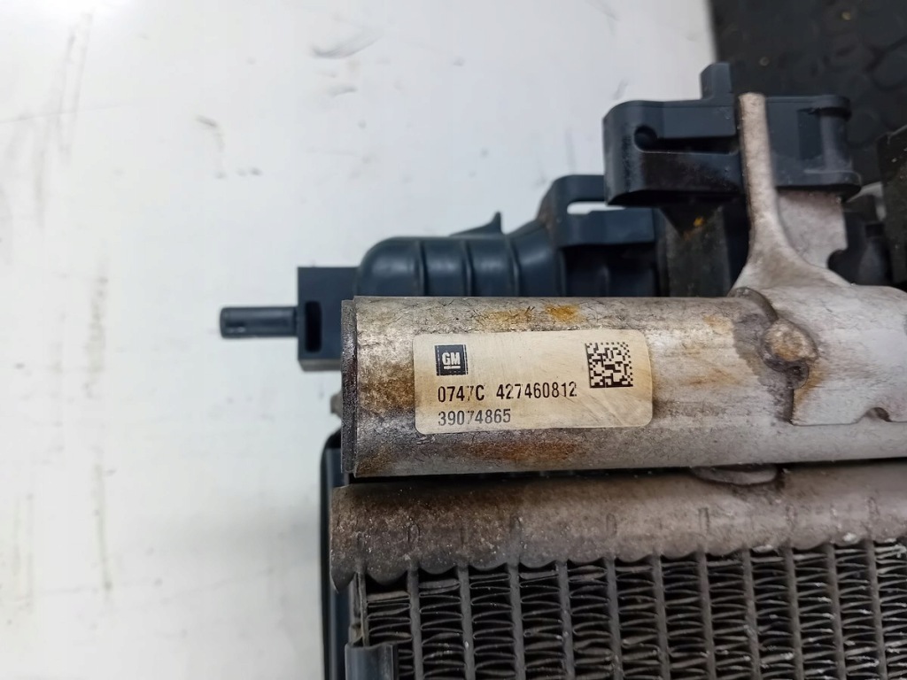 Радиатор воды с вентилятор opel zafira c fl 39074865 13360890 0130308487 Оригинал