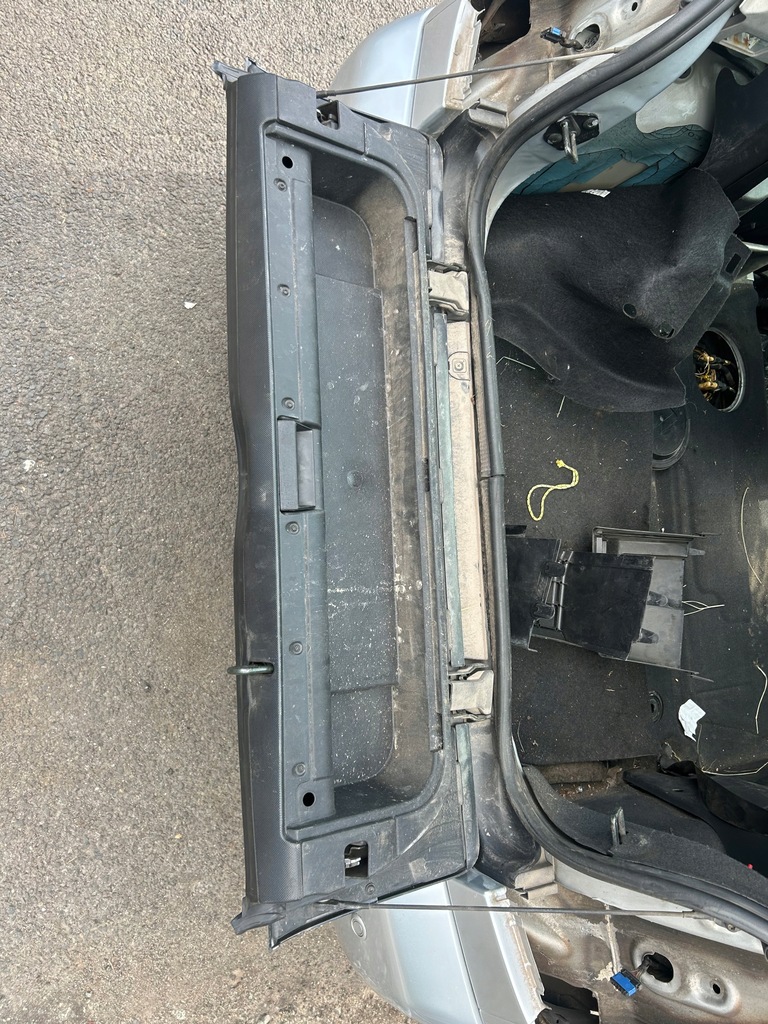 фото №7, Citroen c2 задняя крышка багажника багажника комплект góra+ dół