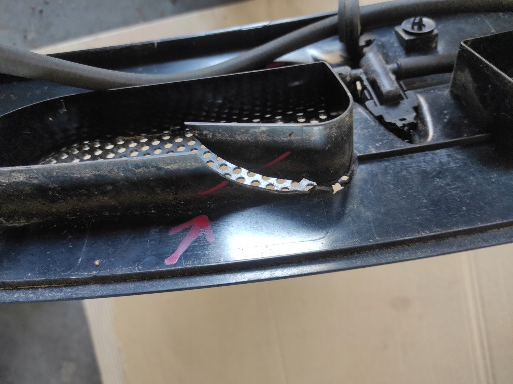 Жабо решітка капот mercedes a-klasa w169 w245 омивачі a1698360018 Оригінал