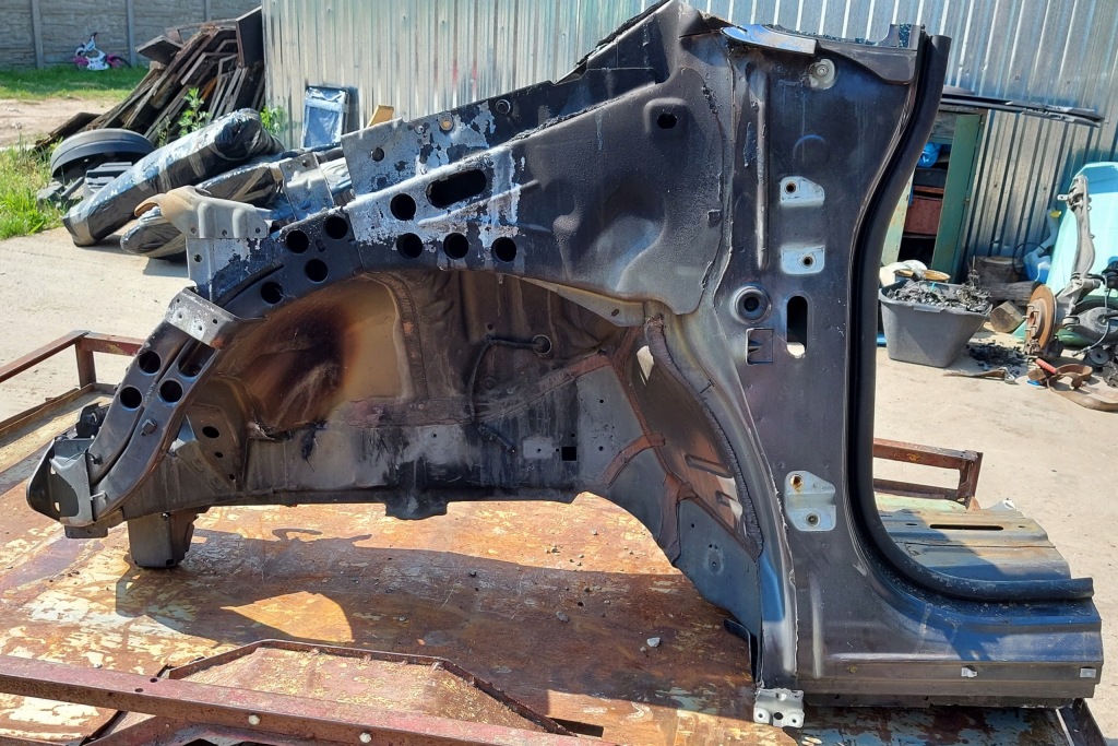 фото №2, Pacifica 2016-2023r четверть левый перед