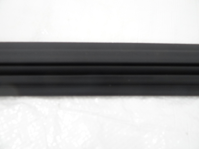 фото №5, Peugeot 2008 прокладка дверь левых передних водителя направляющая стекло