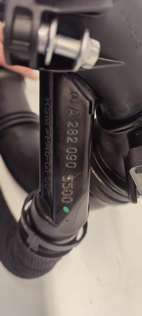 Mercedes w247 труба повітрозабірник повітря a2820905500 Недорого