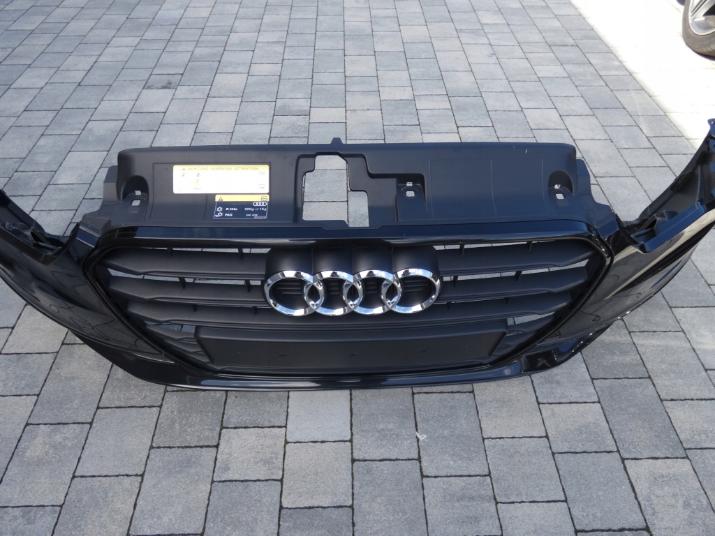 Решітка радіатора, бампер, ґрати audi a-3 8v3 дорестайлінг  hb Київ