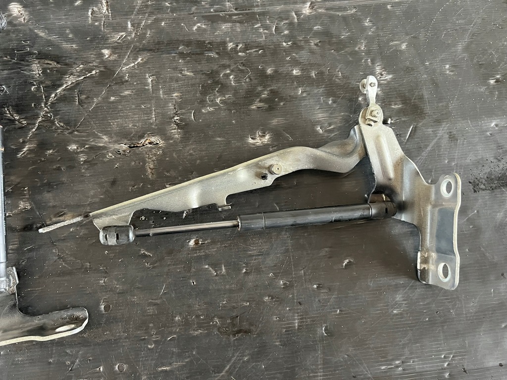 фото №5, Volvo xc60 i петля петлі капот комплект lift 31385815 31385814