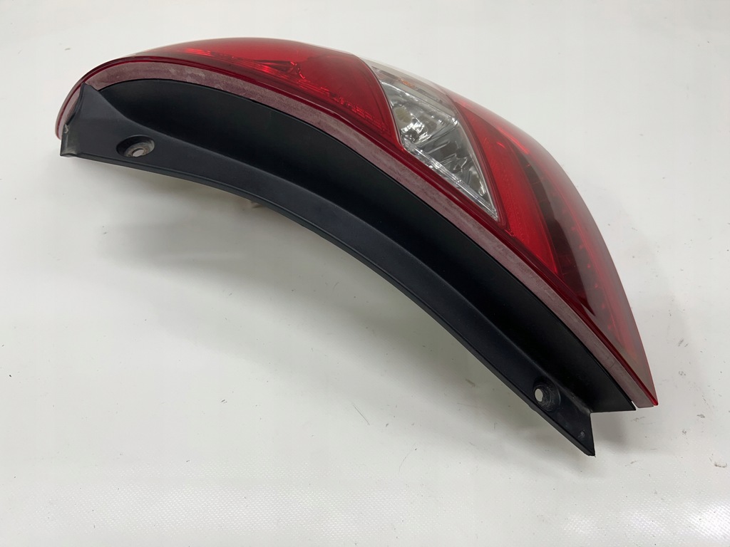 фото №9, Hyundai i20 лампа правый задняя 92402-4p000