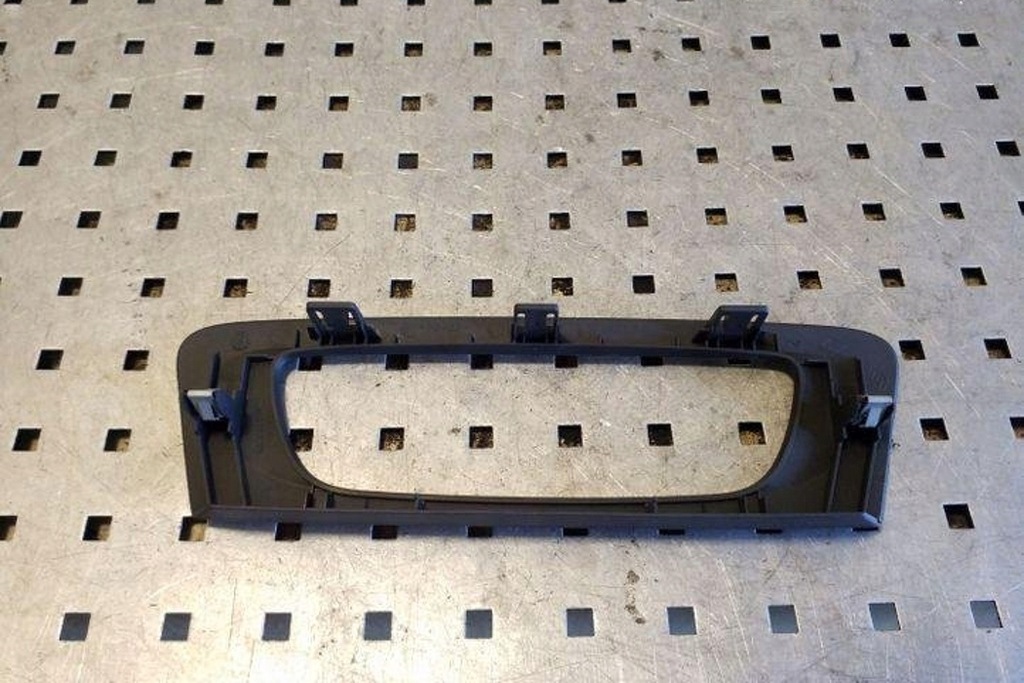 фото №1, Рамка проигрыватель музыки renault grand scénic iii jz0/1_ 281260004r 1.5l