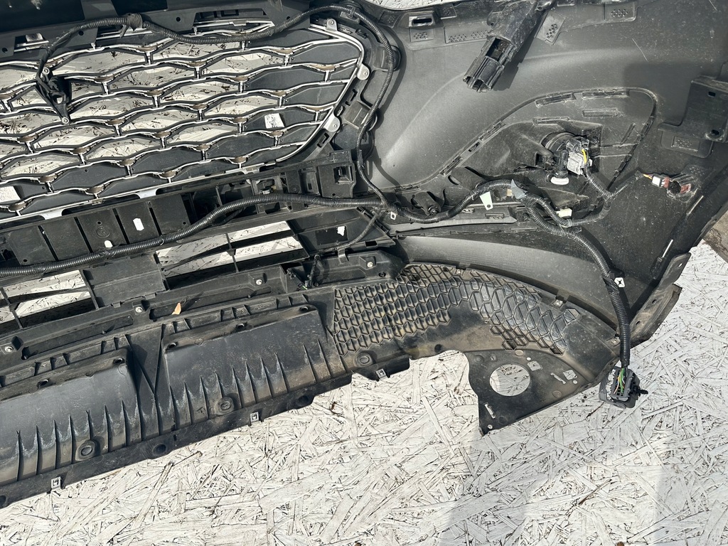 фото №8, Kuga mk3 vignale бампер перед чёрный 4l