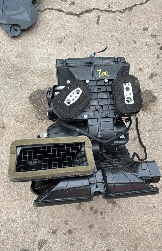 Купити Обігрівач комплектна renault zoe lift 272701412r