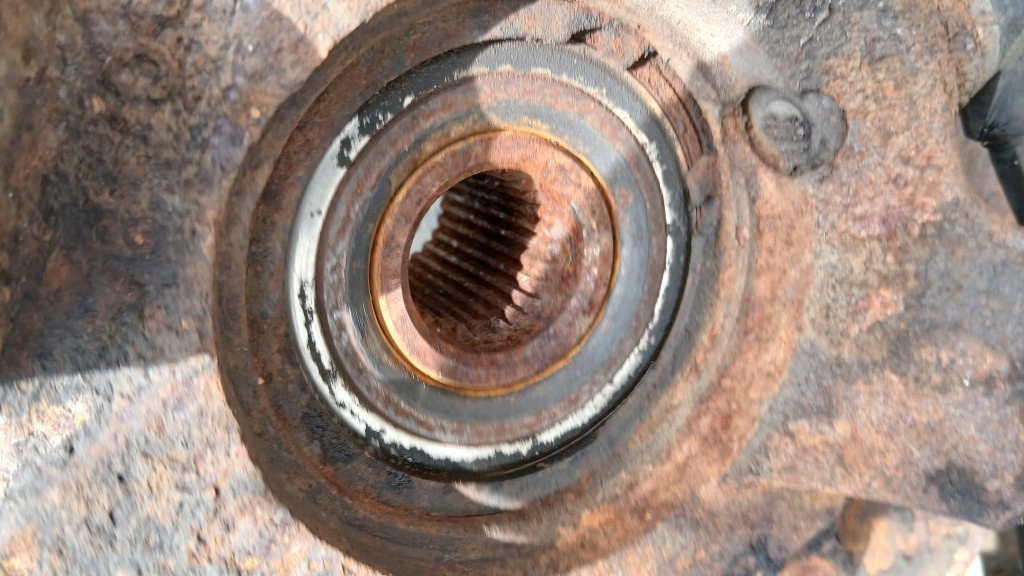 фото №4, Поворотний кулак ліва перед volvo v40 s40