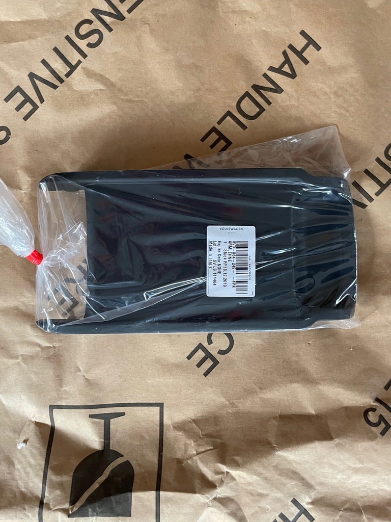 фото №1, Пластик консоли audi a3 8v0864249