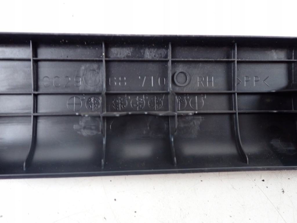 Накладка молдинг накладка порог правый  mazda 5 2008 европа cc2968710 Киев