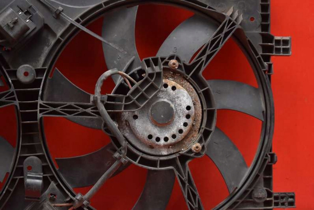 Купити Вентилятор 22915600 opel insignia a 2.0 t 220 km 08-14