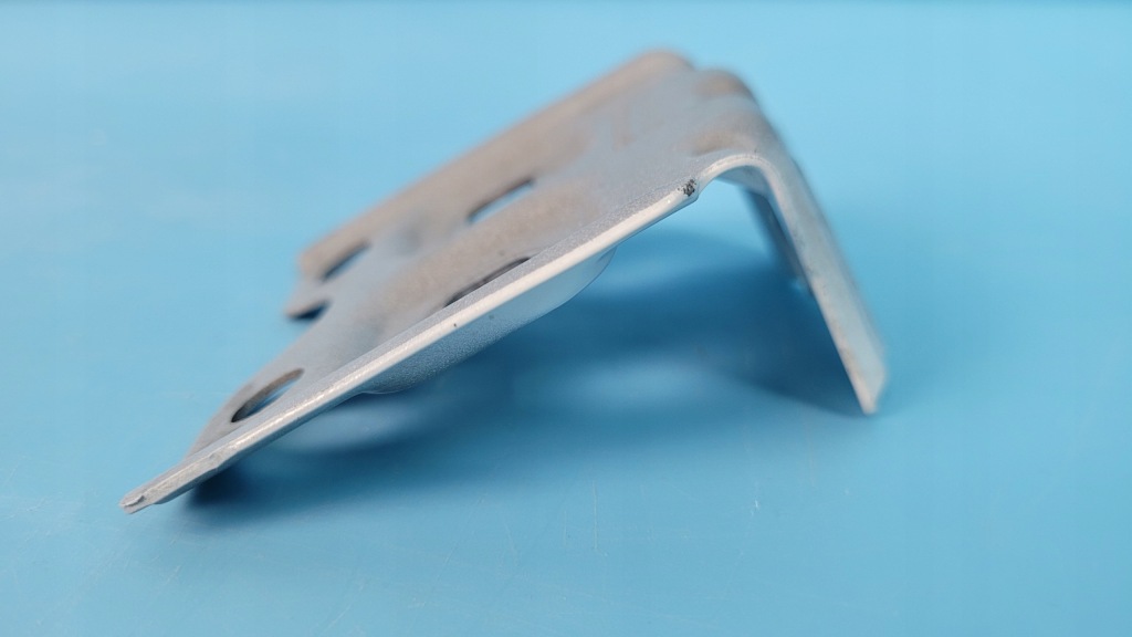 Mercedes eqa 250 21r кронштейн кронштейн крила праве a1778802200 Ціна