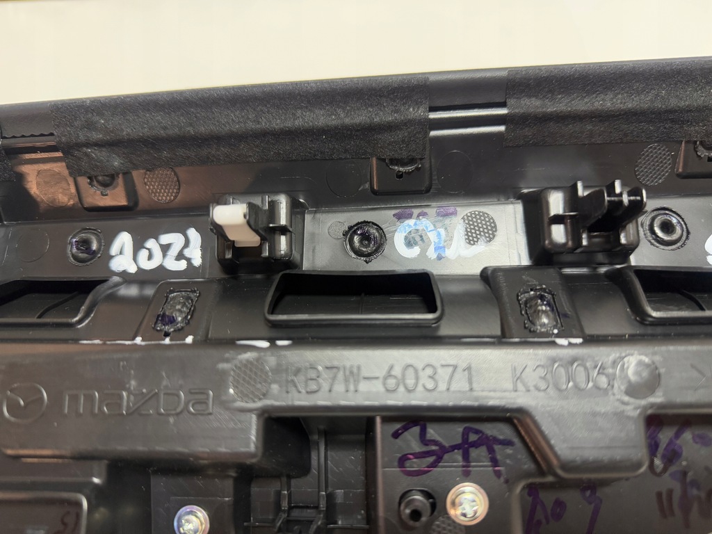 фото №12, Mazda cx-5 ii 17-24 молдинг dekor панели приборная панель защита воздуховоды kb7w-60371