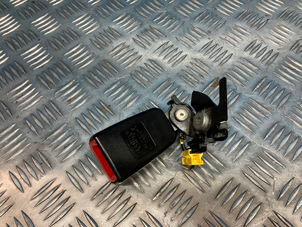 фото №3, Mercedes w212 клипса поперечина замок сиденье задняя