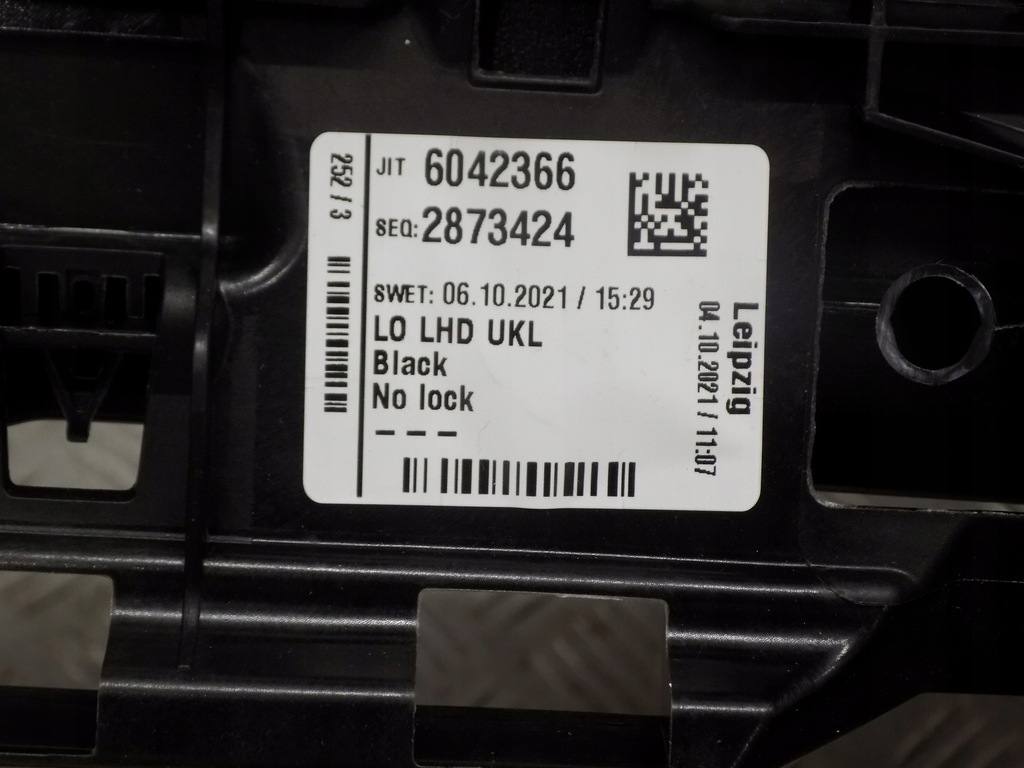 фото №16, Bmw 2 u06 панель приладів консоль оригінал nieregenerowana