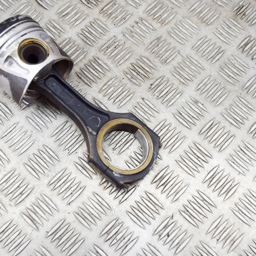 фото №6, Mercedes-benz sprinter w906 2012 поршень