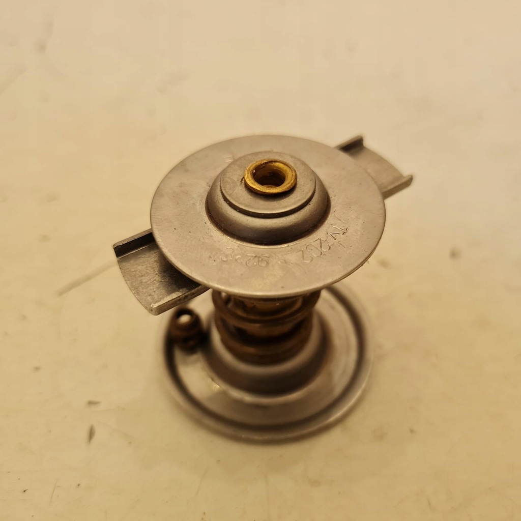 фото №4, Mercedes c w203 w204 e w211 cdi термостат 0212-02-0215.92p