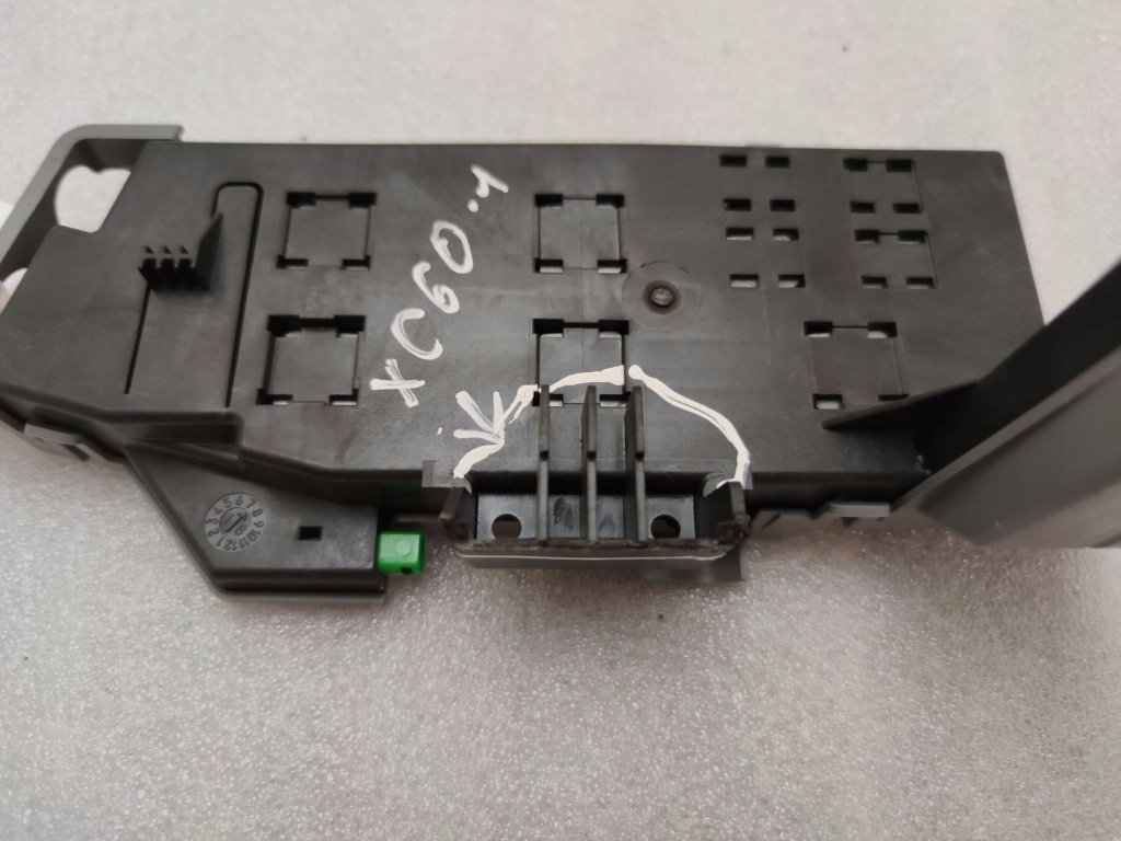 Volvo xc60 2020 коробка предохранителей 31456002 в Украине