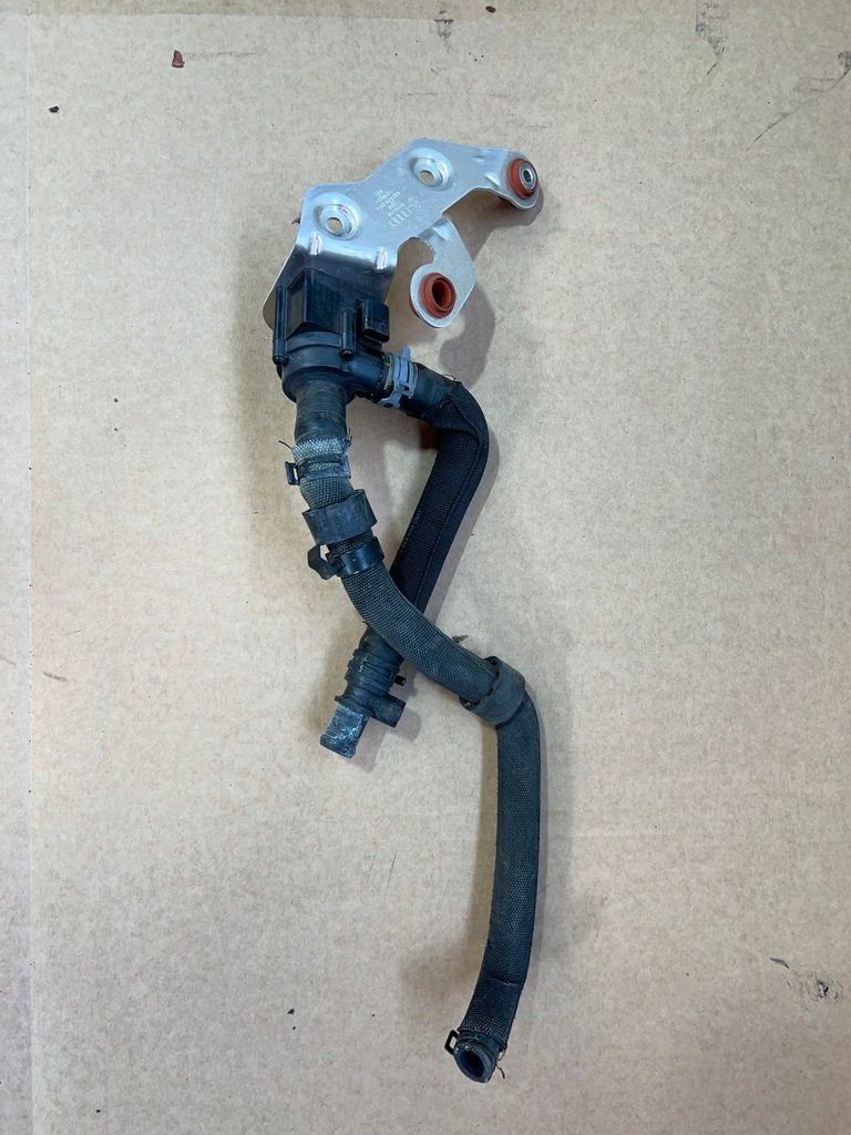 фото №1, Насос wody audi a8 d4 059121012a