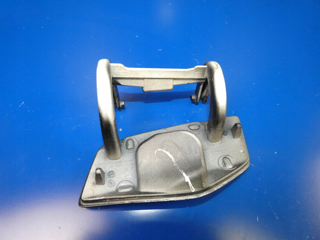 фото №2, Cla w117 заглушка распылителя правый перед