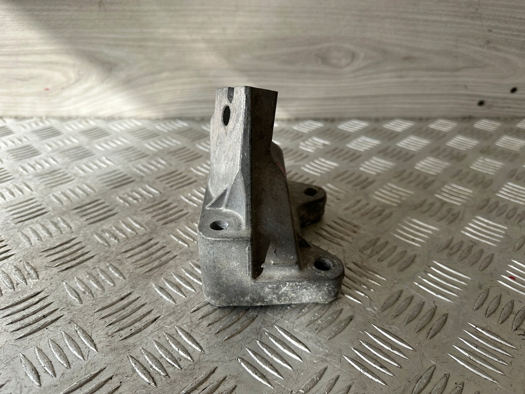 фото №8, Jeep grand cherokee iv wk2 2015r кронштейн подушка кронштейн двигателя 68275988aa