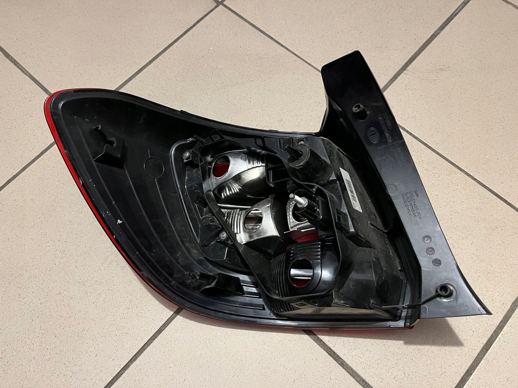 фото №11, Dacia sandero ii 2 12- лампа задняя задняя правая