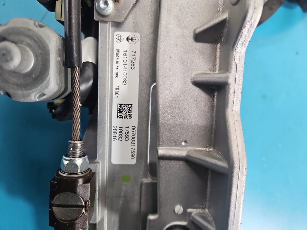 Колонка кермова хрестовина maserati quattroporte vi 13- 06700317590 європа в Україні