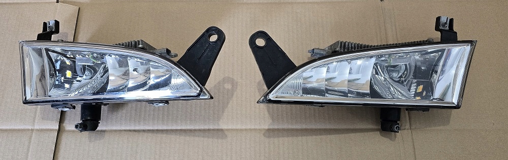Купити Протитуманна фара scania s r ngs 2552712 2552711 комплект оригінал