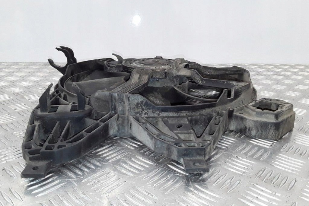 Вентилятор радиатора renault kangoo kc0/1_ 8240504 1.5l дизель 50kw 2006 Недорого