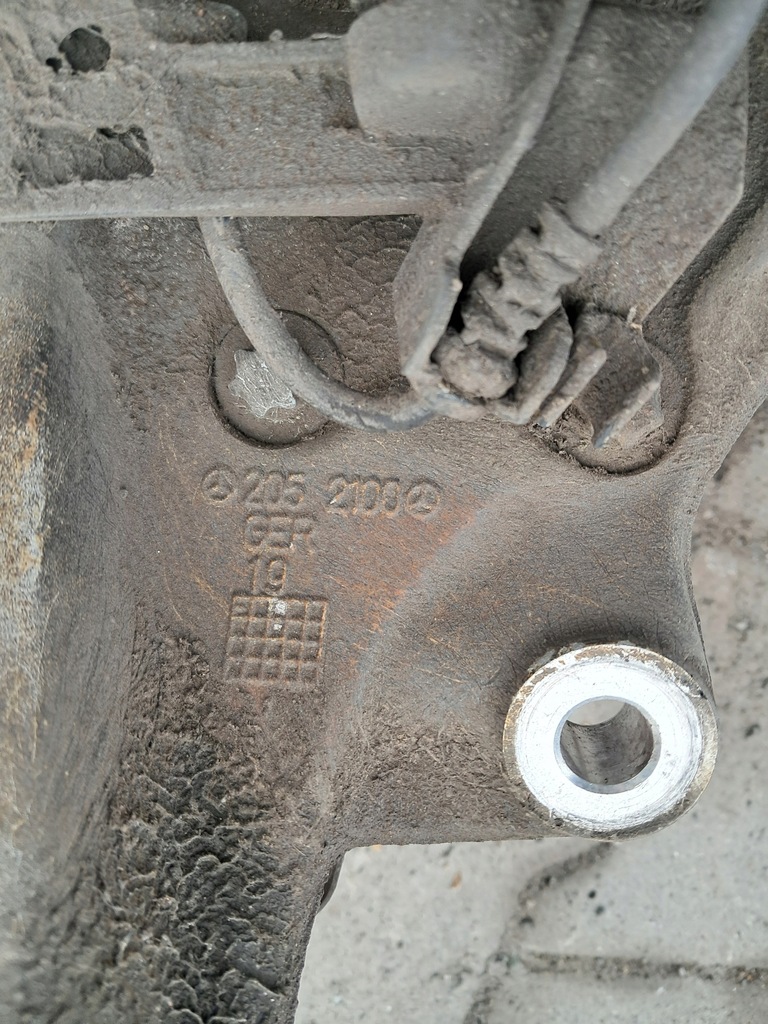 фото №10, Поворотный кулак рычаги ступица левый перед mercedes w205 2.2 cdi 2052100