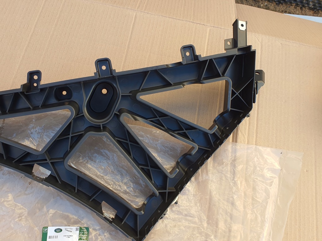 фото №13, Jaguar xf x260 направляющая бампера правый задняя